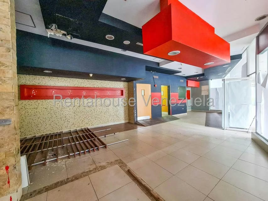Comercial (Local Comercial) en Alquiler en Los Dos Caminos, Distrito Metropolitano - 7