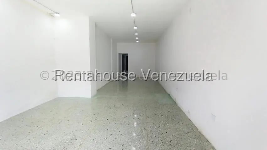 Comercial (Local Comercial) en Alquiler en Zona Este, Lara - 2