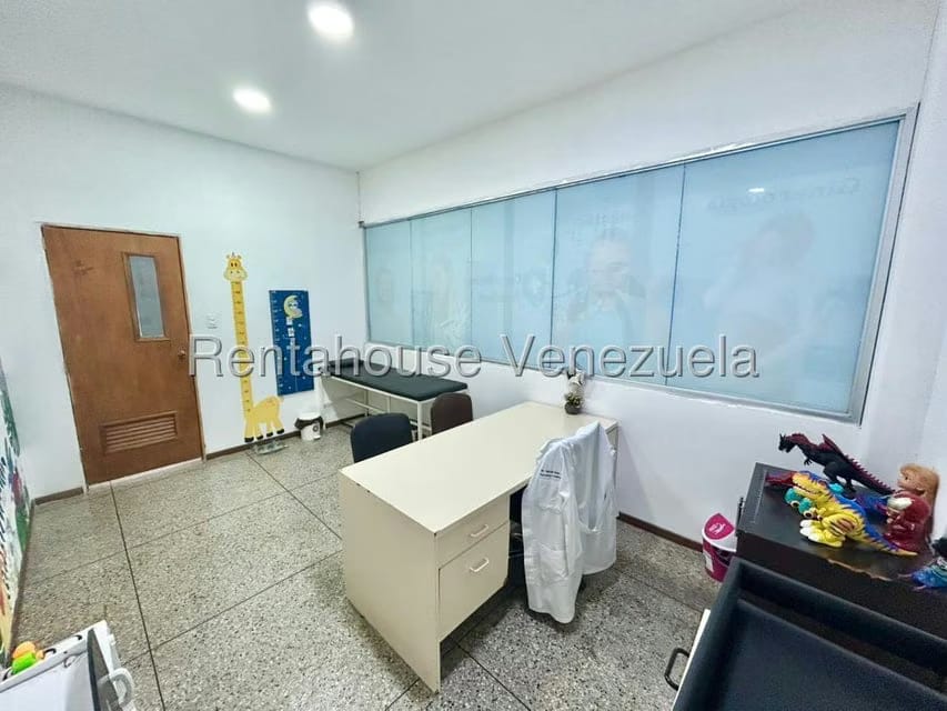 Comercial (Consultorio Medico) en Alquiler en Centro, Lara - 3