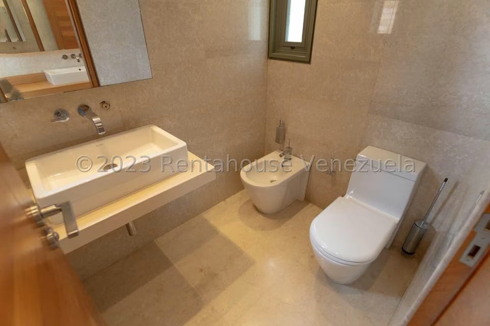 Casa (Multipes Niveles) en Venta en Mirador de Los Campitos I, Distrito Metropolitano - 36