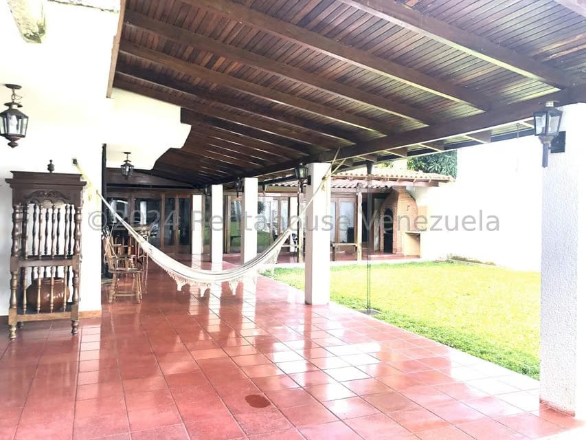 Casa (Multipes Niveles) en Venta en Cumbres de Curumo, Distrito Metropolitano - 15