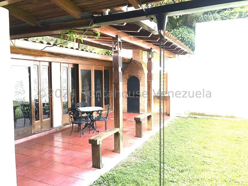 Casa (Multipes Niveles) en Venta en Cumbres de Curumo, Distrito Metropolitano - 17