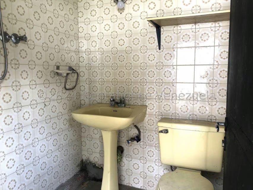 Casa (Multipes Niveles) en Venta en Cumbres de Curumo, Distrito Metropolitano - 23