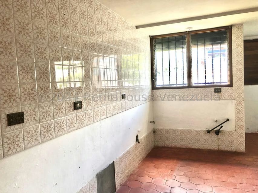 Casa (Multipes Niveles) en Venta en Cumbres de Curumo, Distrito Metropolitano - 25