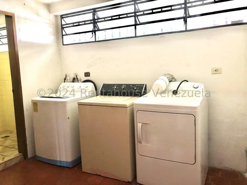 Casa (Multipes Niveles) en Venta en Cumbres de Curumo, Distrito Metropolitano - 26