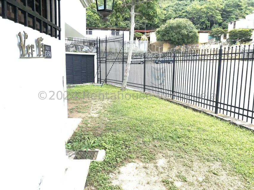 Casa (Multipes Niveles) en Venta en Cumbres de Curumo, Distrito Metropolitano - 28