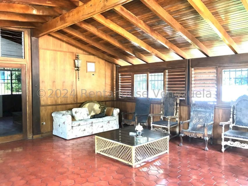 Casa (Multipes Niveles) en Venta en Cumbres de Curumo, Distrito Metropolitano - 34