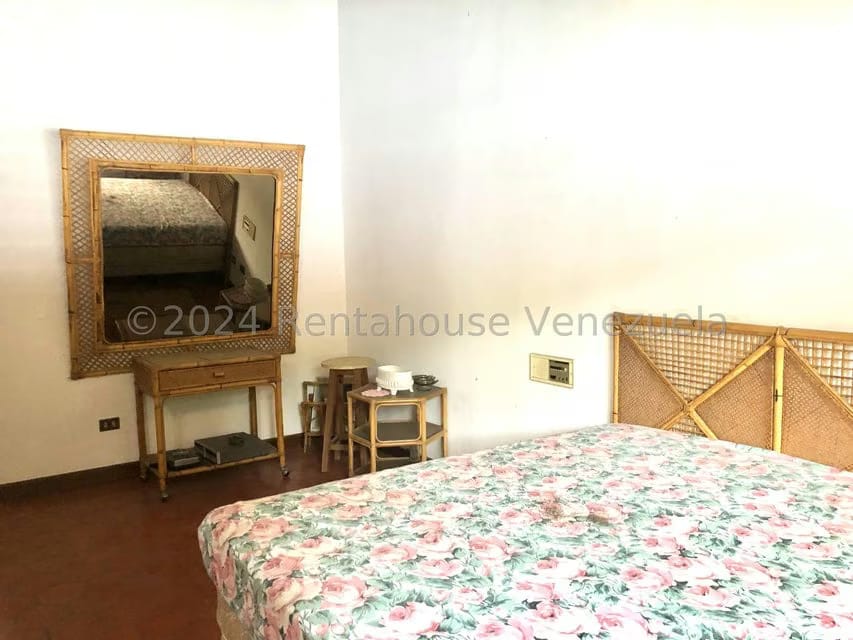 Casa (Multipes Niveles) en Venta en Cumbres de Curumo, Distrito Metropolitano - 40