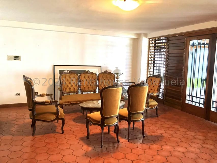 Casa (Multipes Niveles) en Venta en Cumbres de Curumo, Distrito Metropolitano - 10