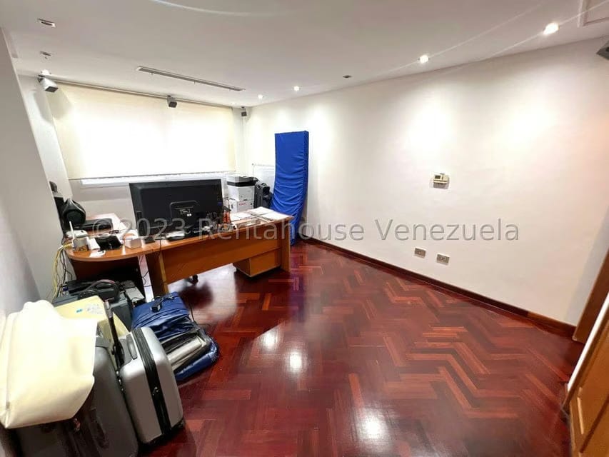 Apartamento (1 Nivel) en Venta en Miranda, Distrito Metropolitano - 31