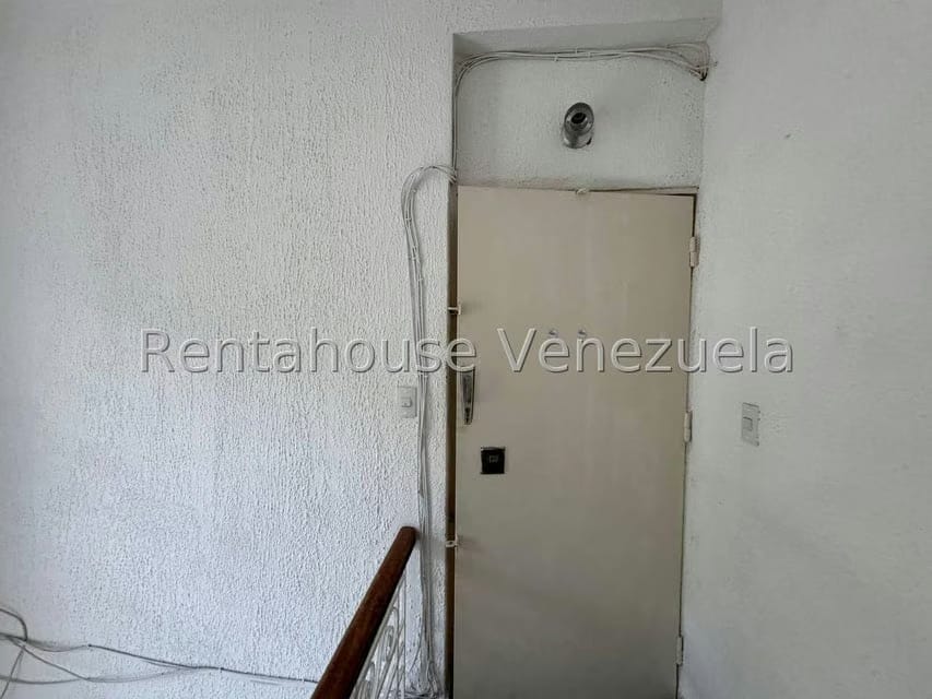 Comercial (Oficina) en Alquiler en Los Chaguaramos, Distrito Metropolitano - 2