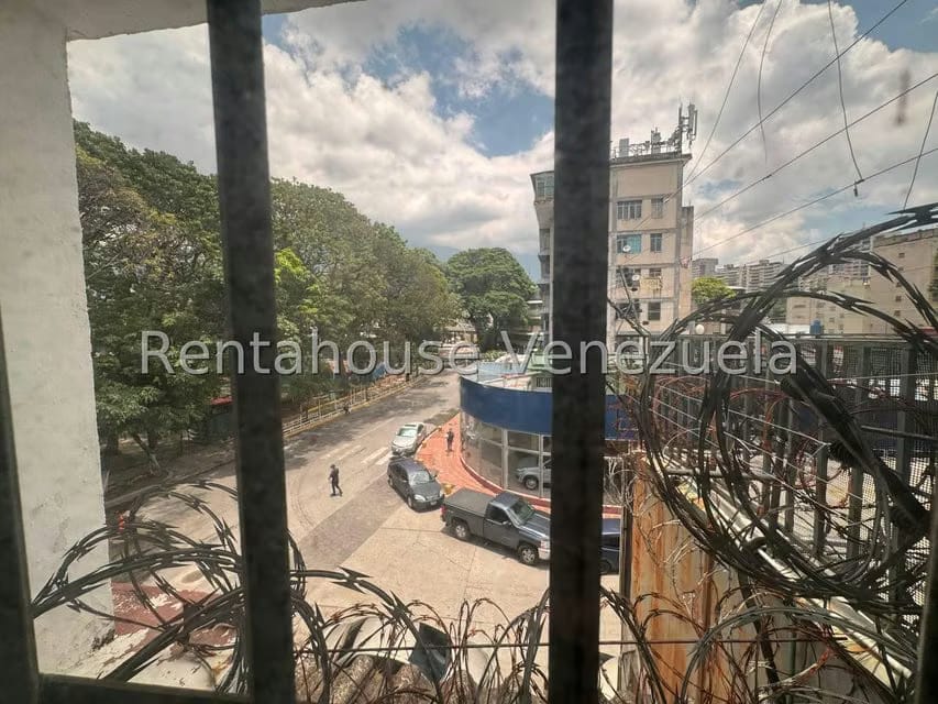 Comercial (Oficina) en Alquiler en Los Chaguaramos, Distrito Metropolitano - 17