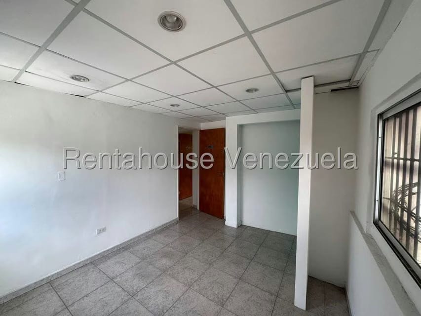 Comercial (Oficina) en Alquiler en Los Chaguaramos, Distrito Metropolitano - 18