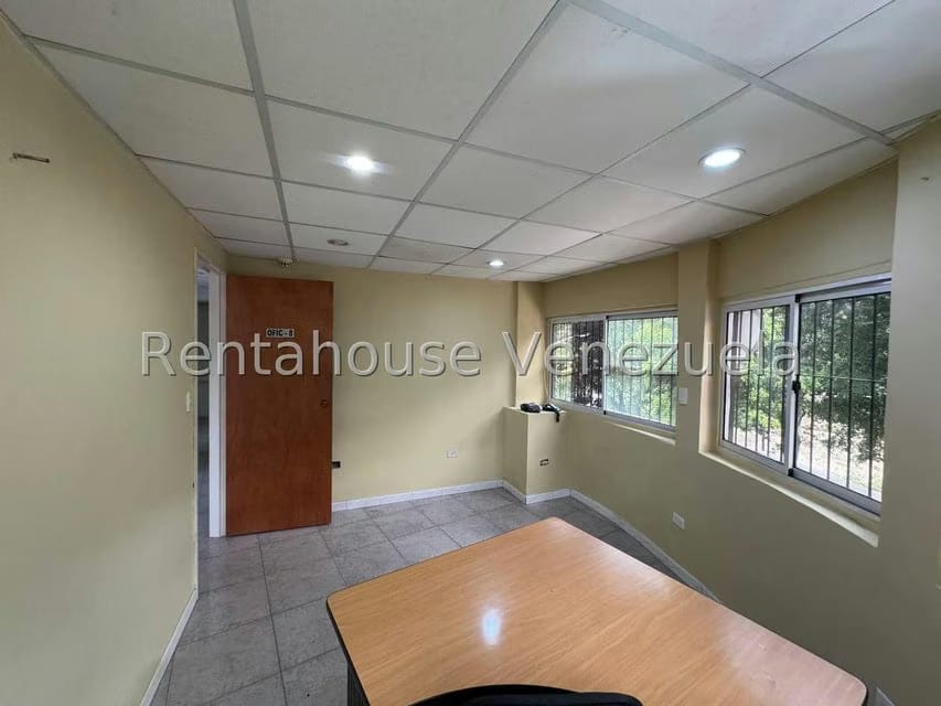 Comercial (Oficina) en Alquiler en Los Chaguaramos, Distrito Metropolitano - 21