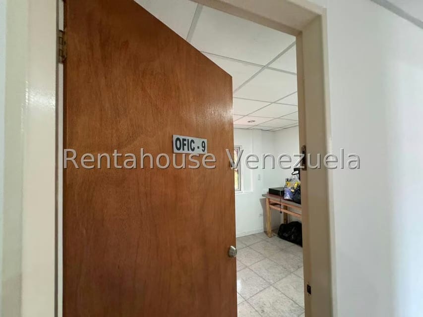 Comercial (Oficina) en Alquiler en Los Chaguaramos, Distrito Metropolitano - 23