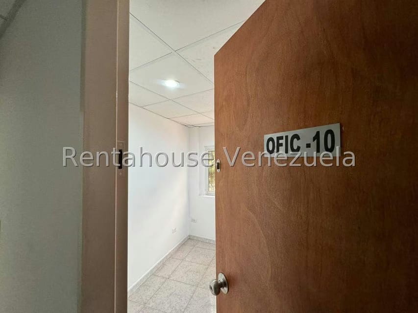 Comercial (Oficina) en Alquiler en Los Chaguaramos, Distrito Metropolitano - 26