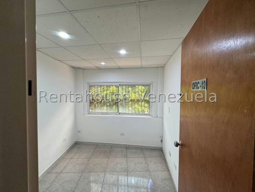 Comercial (Oficina) en Alquiler en Los Chaguaramos, Distrito Metropolitano - 27