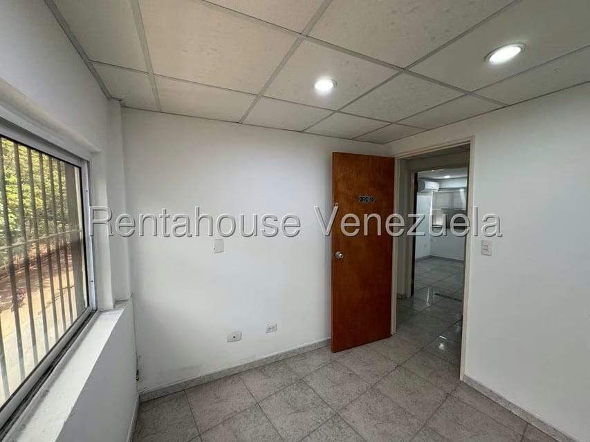 Comercial (Oficina) en Alquiler en Los Chaguaramos, Distrito Metropolitano - 29