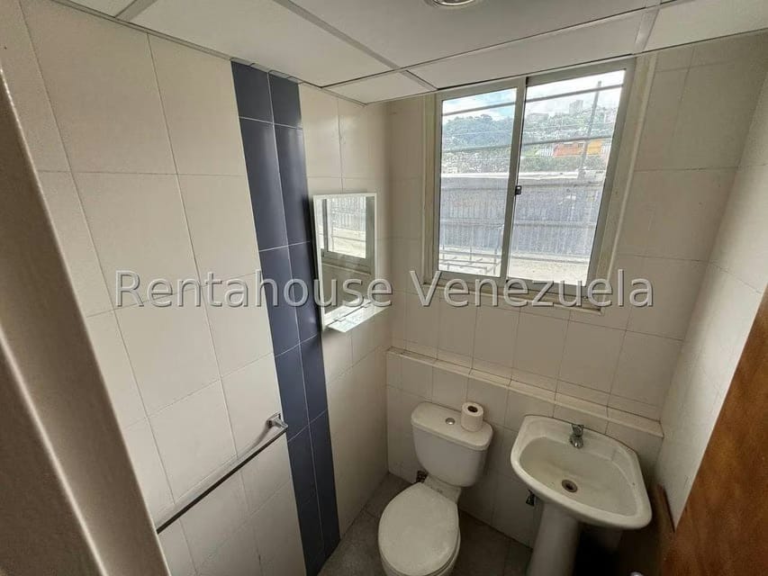 Comercial (Oficina) en Alquiler en Los Chaguaramos, Distrito Metropolitano - 8