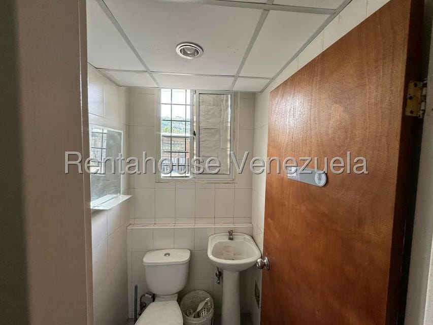 Comercial (Oficina) en Alquiler en Los Chaguaramos, Distrito Metropolitano - 9