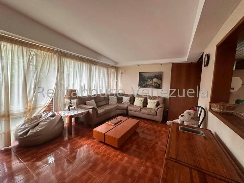 Casa (Multipes Niveles) en Venta en Las Palmas, Distrito Metropolitano - 2