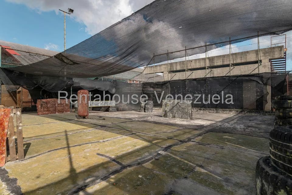Negocios y Empresas (Comercio) en Venta en El Valle, Distrito Metropolitano - 39
