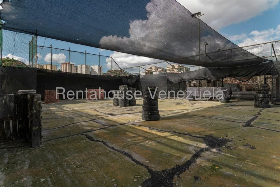 Negocios y Empresas (Comercio) en Venta en El Valle, Distrito Metropolitano - 40