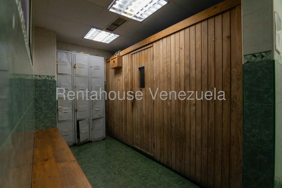 Negocios y Empresas (Comercio) en Venta en El Valle, Distrito Metropolitano - 45