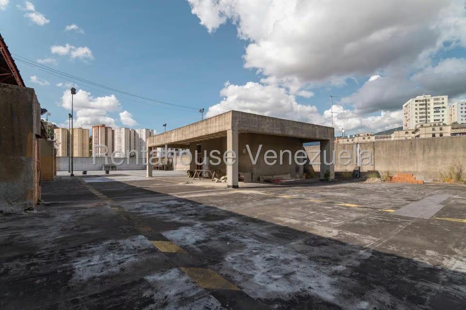Negocios y Empresas (Comercio) en Venta en El Valle, Distrito Metropolitano - 51