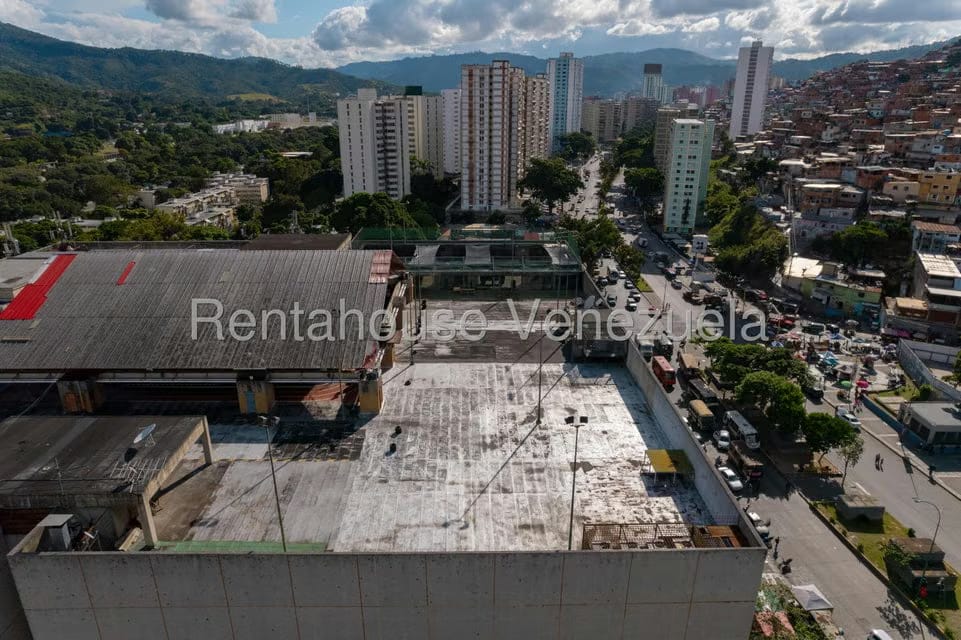 Negocios y Empresas (Comercio) en Venta en El Valle, Distrito Metropolitano - 59