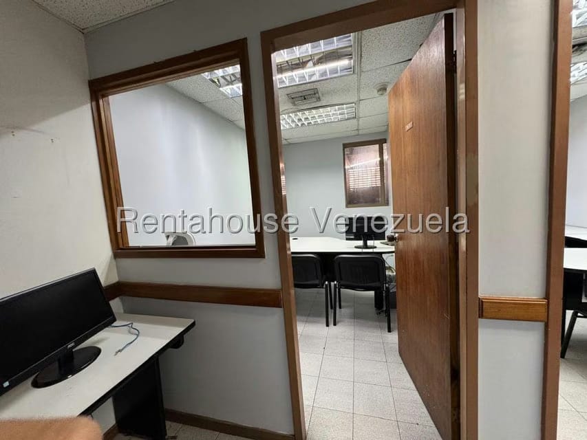 Comercial (Oficina) en Alquiler en La California Sur, Distrito Metropolitano - 2