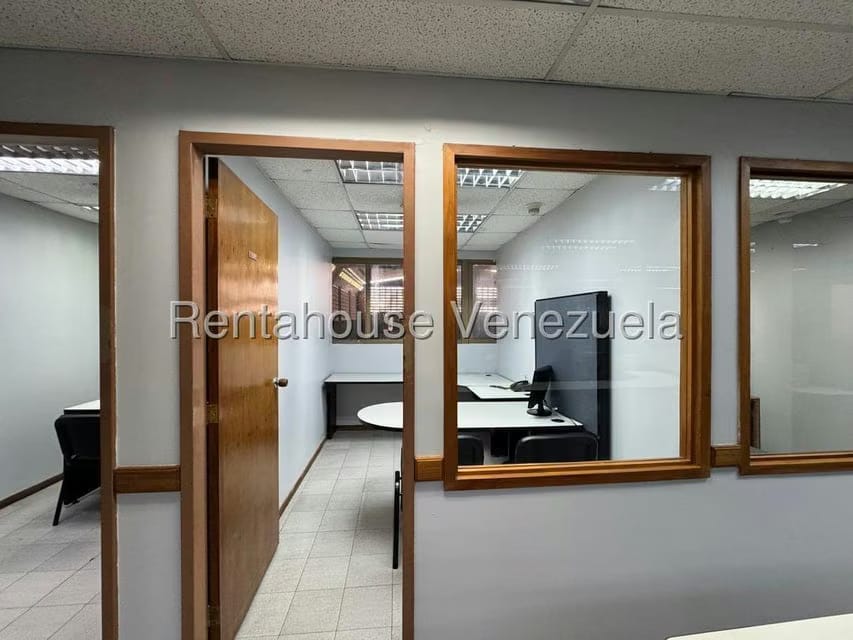 Comercial (Oficina) en Alquiler en La California Sur, Distrito Metropolitano - 3