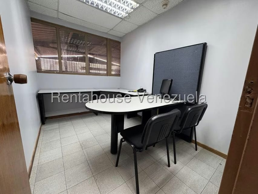 Comercial (Oficina) en Alquiler en La California Sur, Distrito Metropolitano - 4