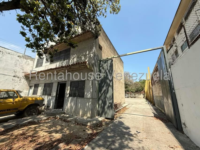 Comercial (Local Comercial) en Venta en Sarria, Distrito Metropolitano - 2