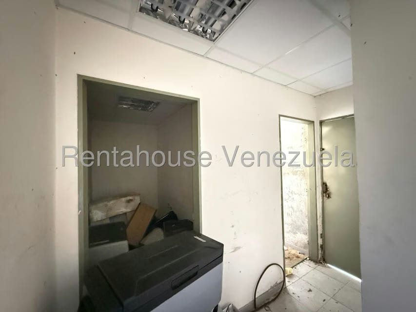 Comercial (Local Comercial) en Venta en Sarria, Distrito Metropolitano - 13
