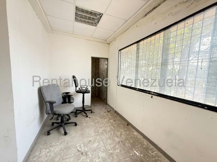 Comercial (Local Comercial) en Venta en Sarria, Distrito Metropolitano - 16