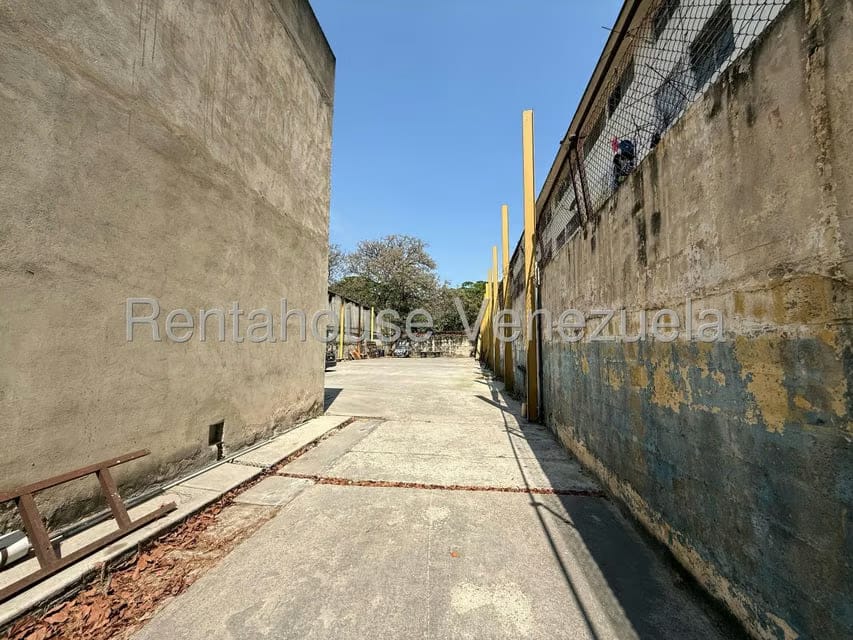 Comercial (Local Comercial) en Venta en Sarria, Distrito Metropolitano - 3