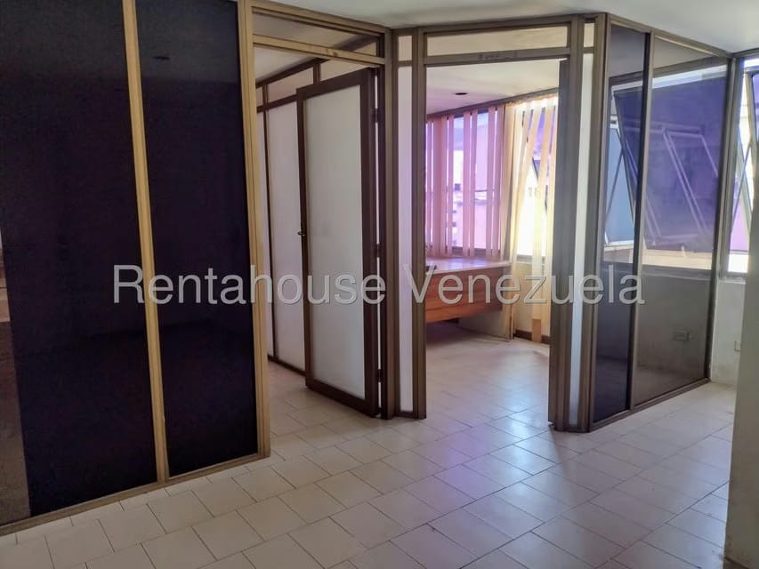 Comercial (Oficina) en Venta en Parroquia Catedral, Distrito Metropolitano - 2