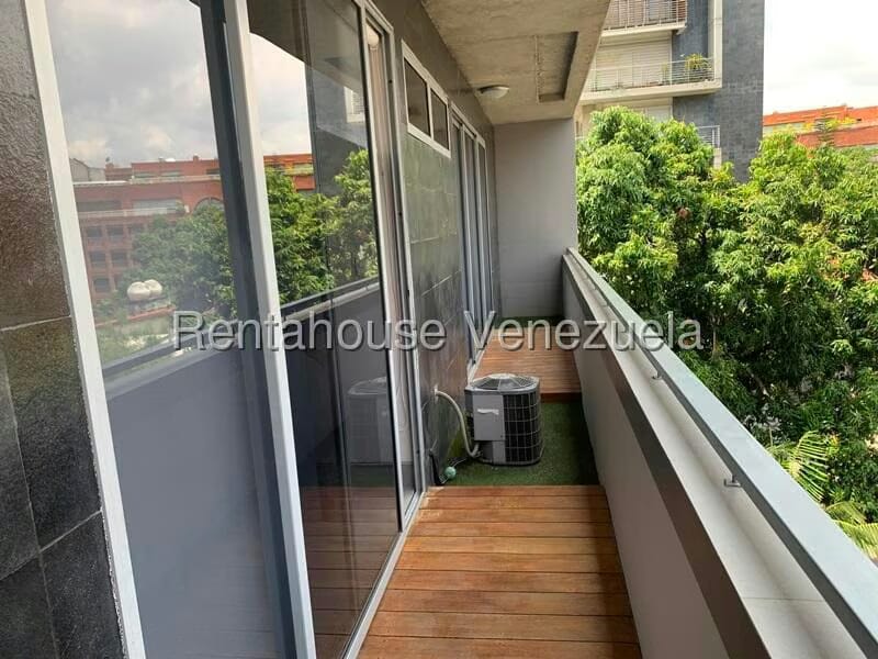 Apartamento (1 Nivel) en Alquiler en Campo Alegre, Distrito Metropolitano - 12