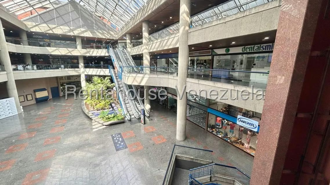 Comercial (Consultorio Medico) en Alquiler en Santa Fe Norte, Distrito Metropolitano - 2