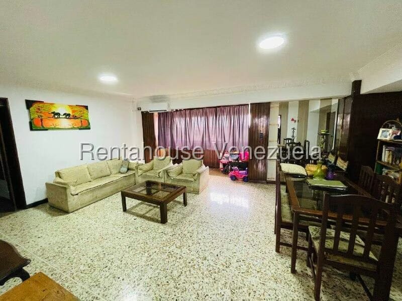 Apartamento (1 Nivel) en Venta en Zona Centro, Aragua - 2