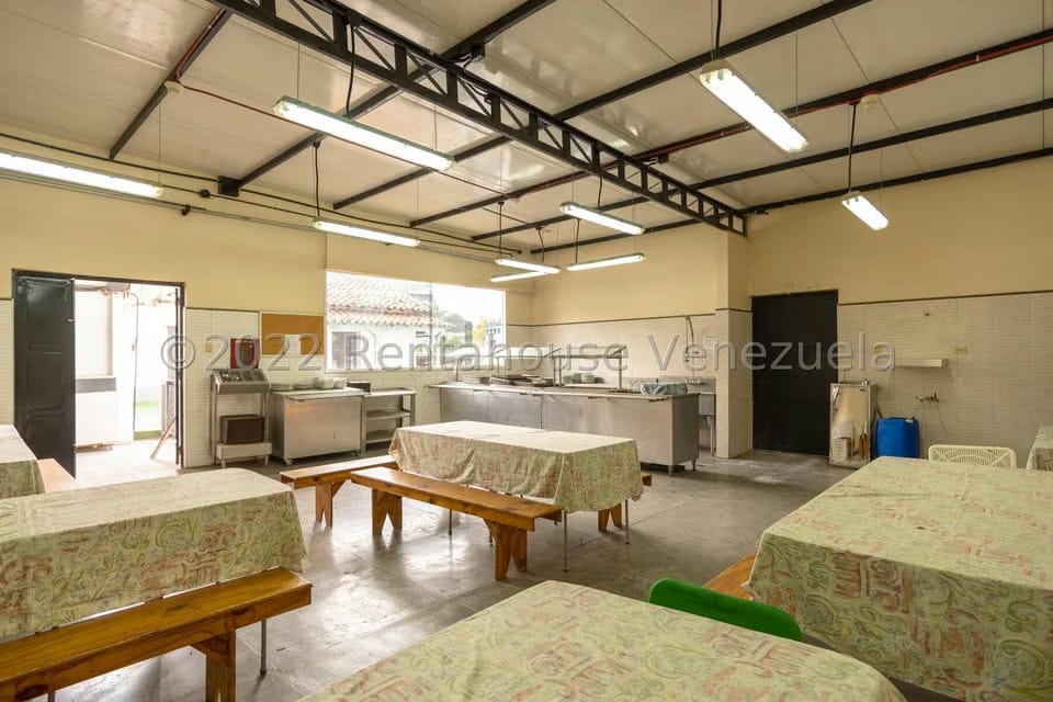 Casa (1 Nivel) en Venta en La Florida, Distrito Metropolitano - 32