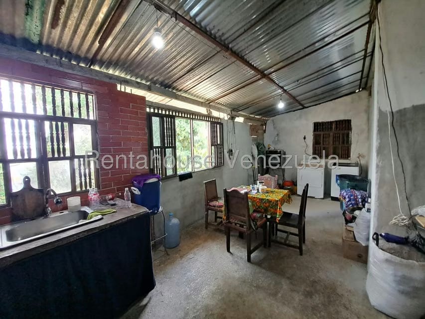 Casa (1 Nivel) en Venta en Avenida Principal Cecilio Acosta, Miranda - 11