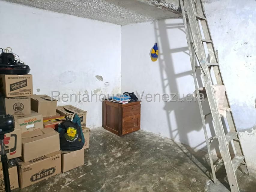 Casa (1 Nivel) en Venta en Avenida Principal Cecilio Acosta, Miranda - 14