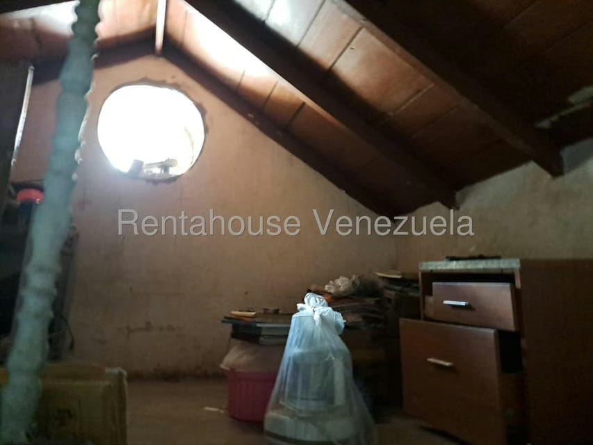 Casa (1 Nivel) en Venta en Avenida Principal Cecilio Acosta, Miranda - 15