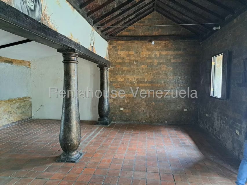 Casa (1 Nivel) en Venta en Avenida Principal Cecilio Acosta, Miranda - 4