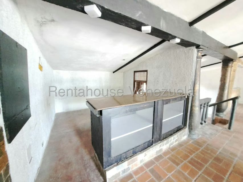 Casa (1 Nivel) en Venta en Avenida Principal Cecilio Acosta, Miranda - 7