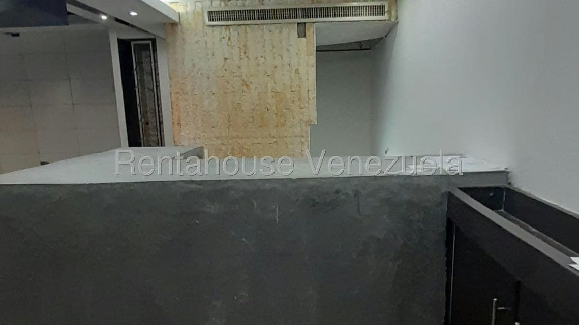 Comercial (Local Comercial) en Alquiler en Sector San Pedro, Miranda - 15