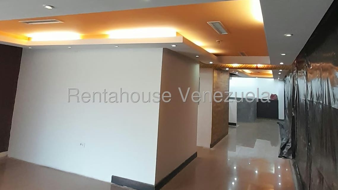 Comercial (Local Comercial) en Alquiler en Sector San Pedro, Miranda - 8