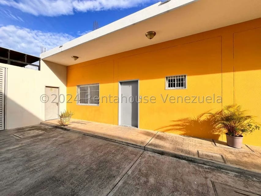 Comercial (Local Comercial) en Alquiler en Zona Oeste, Lara
